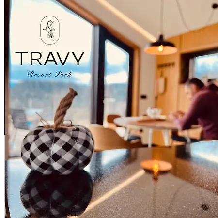 Travy 4*